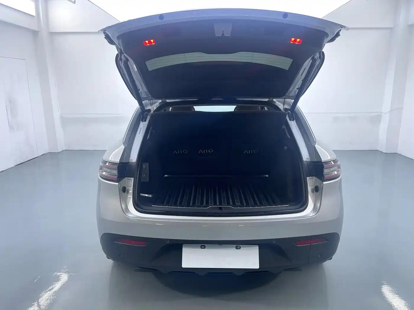Wenjie M5 2022 Extended Range Rear-Wheel Drive Standard Edition — миниатюра 12