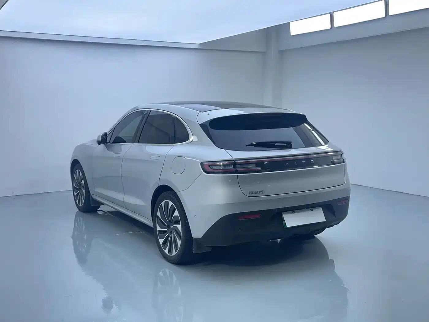Wenjie M5 2022 Extended Range Rear-Wheel Drive Standard Edition — миниатюра 13