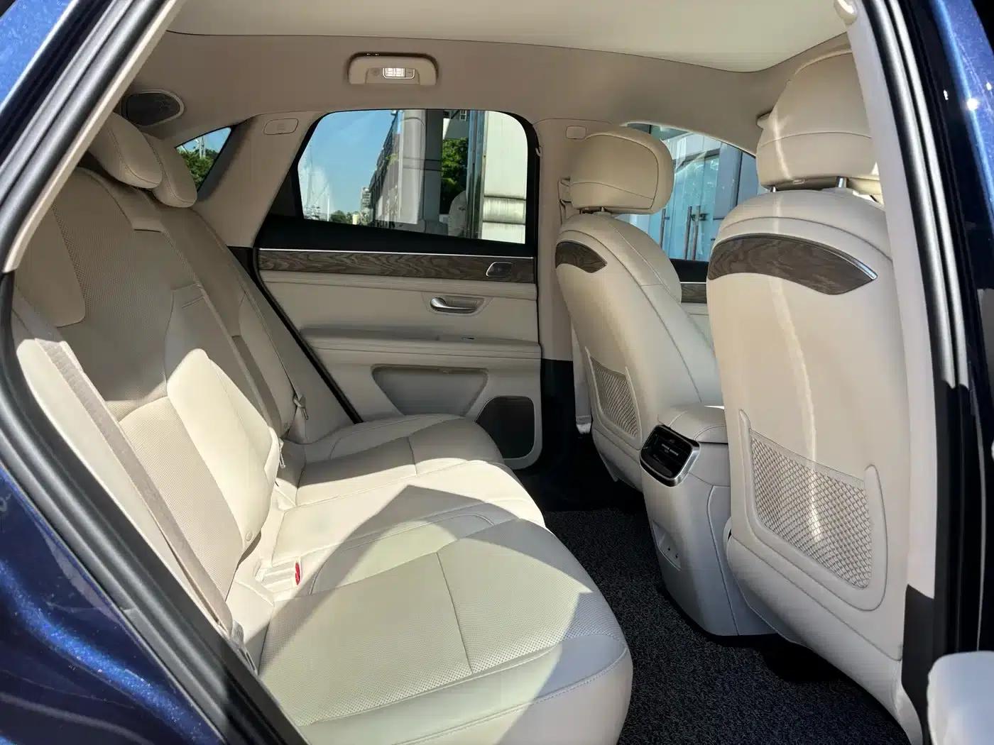 Wenjie M5 2022 Extended Range 4WD Ultimate Edition — миниатюра 13