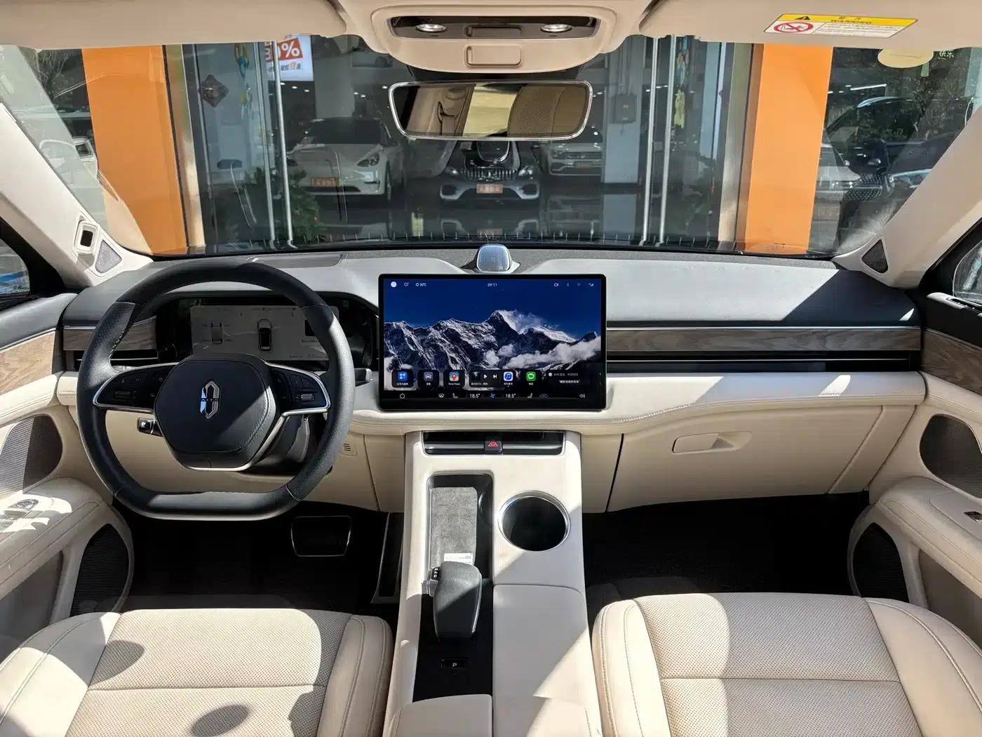 Wenjie M5 2022 Extended Range 4WD Ultimate Edition — миниатюра 14