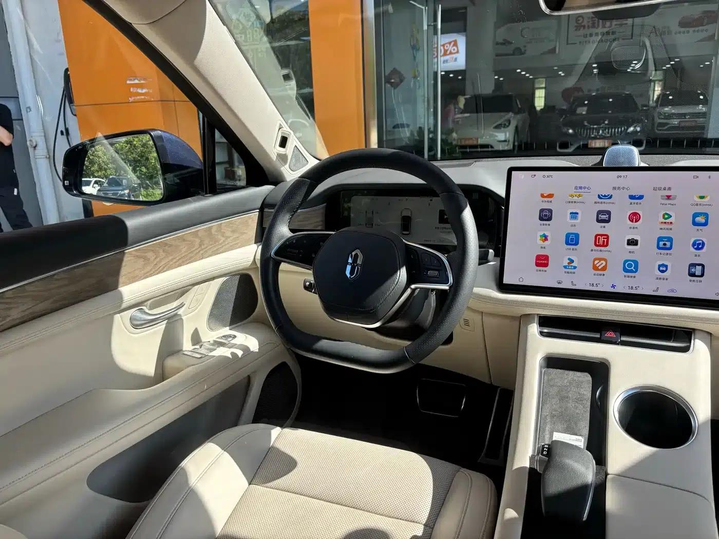 Wenjie M5 2022 Extended Range 4WD Ultimate Edition — миниатюра 15