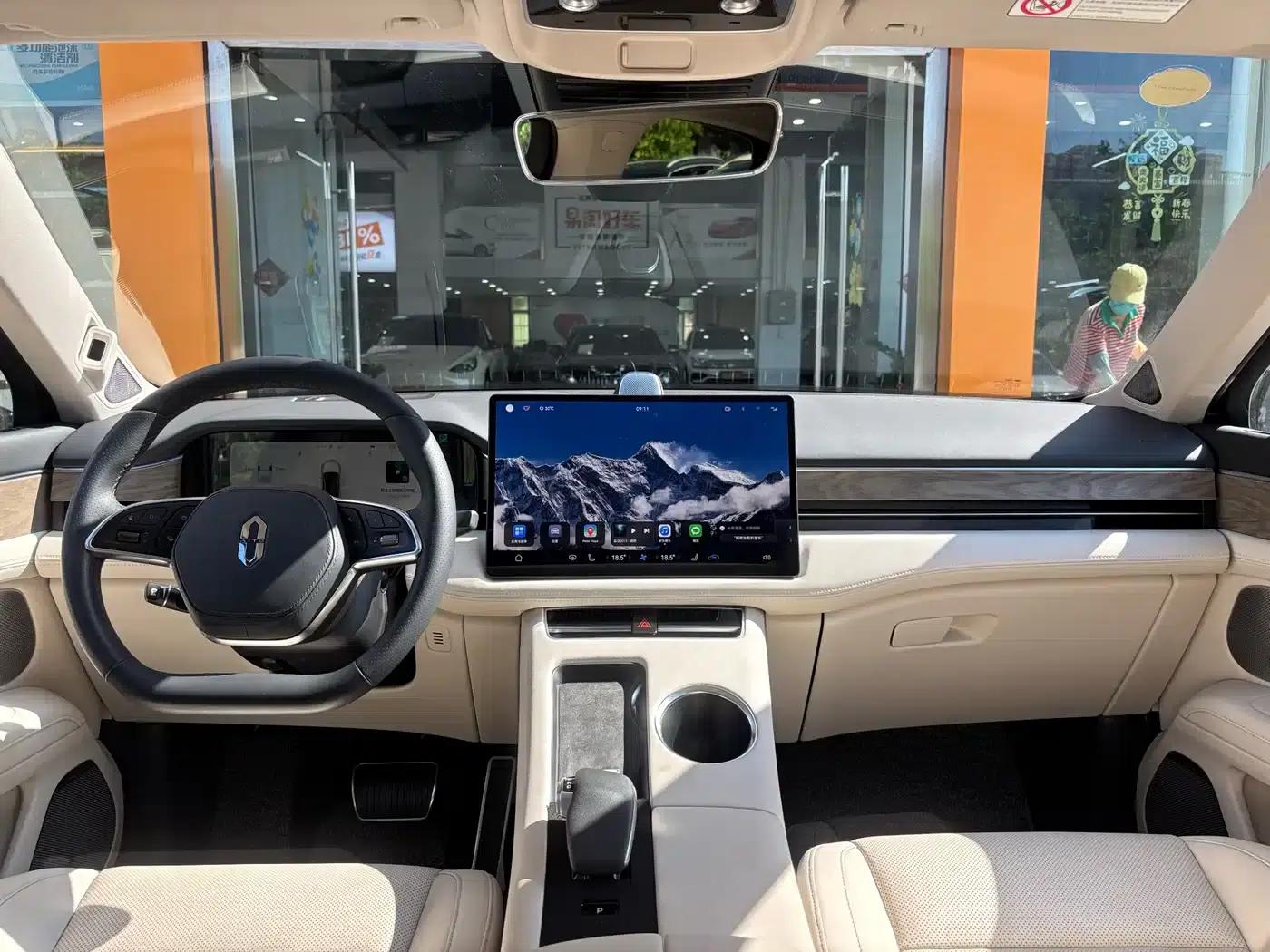 Wenjie M5 2022 Extended Range 4WD Ultimate Edition — миниатюра 17