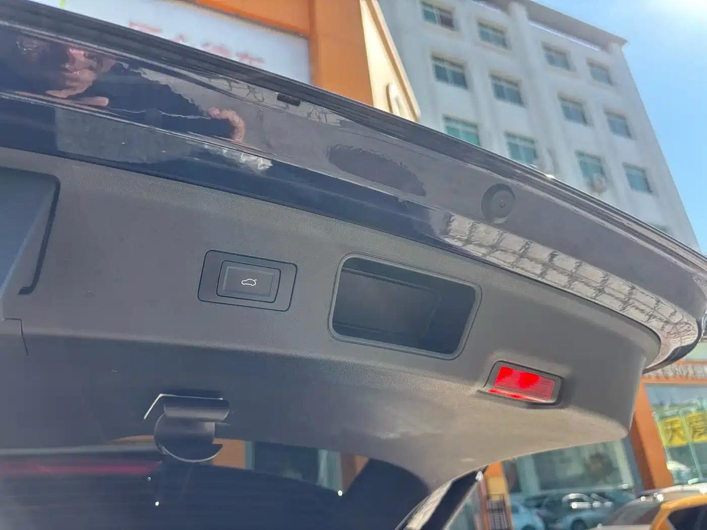 Wenjie M5 2022 Extended Range 4WD Ultimate Edition — миниатюра 34