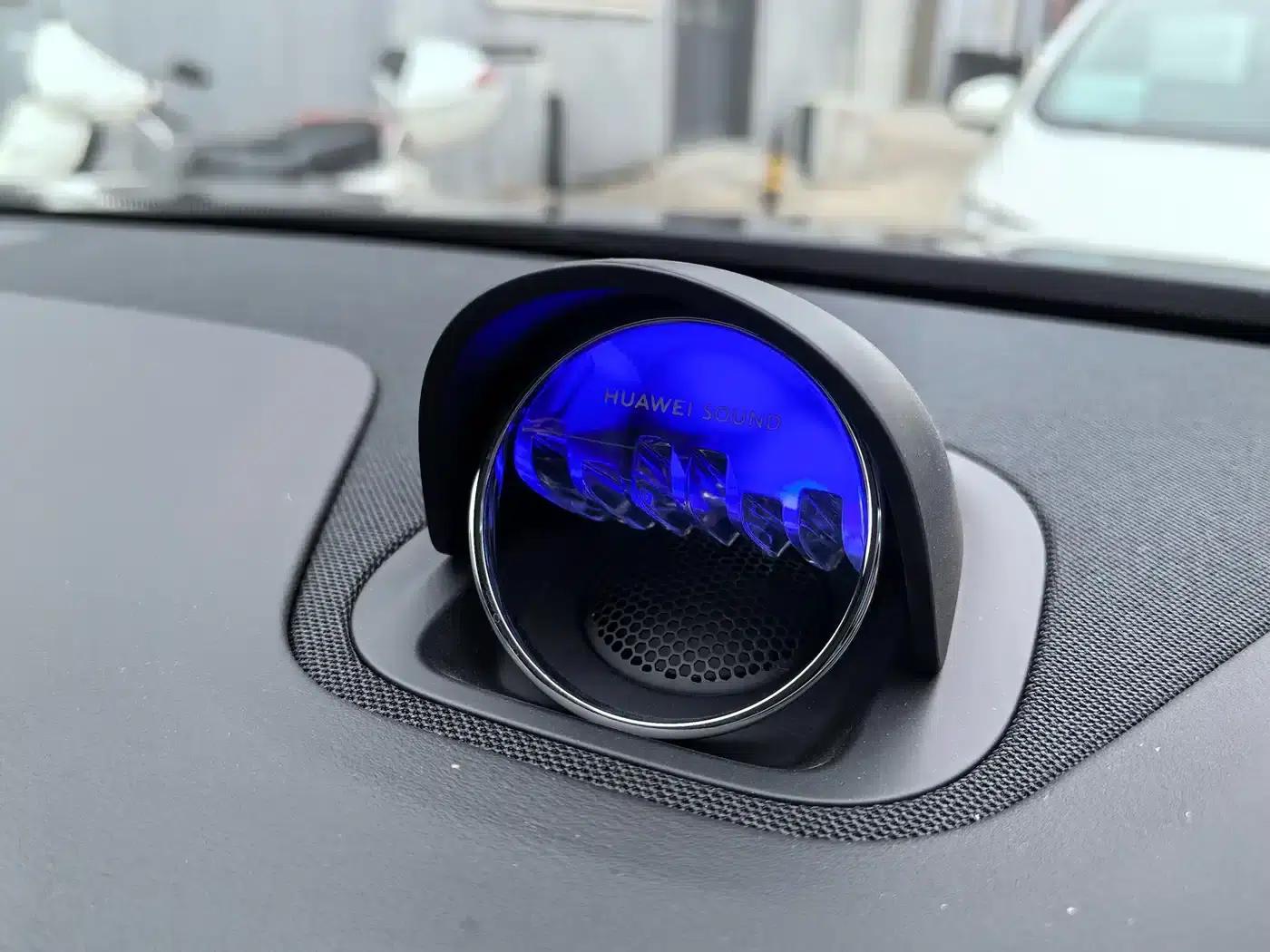 Wenjie M5 2024 Range Extended Max RS 4WD High-End Intelligent Driving Edition — миниатюра 18