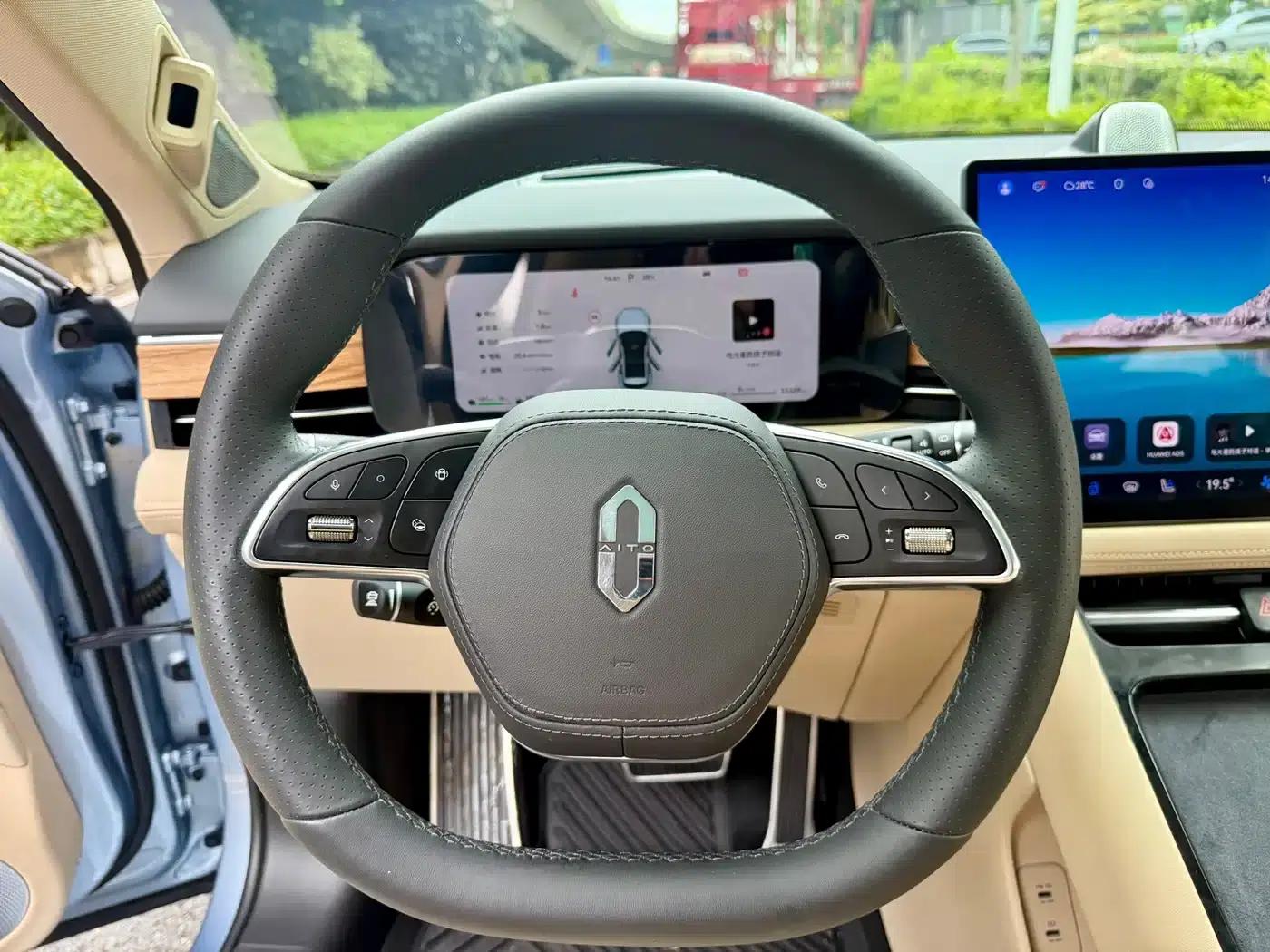 Wenjie M5 2022 Extended Range 4WD Flagship Edition — миниатюра 12