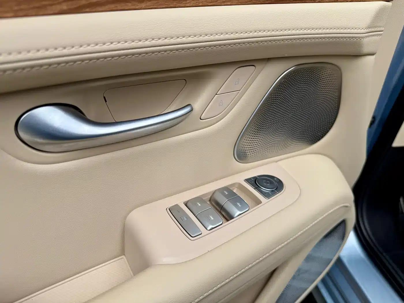 Wenjie M5 2022 Extended Range 4WD Flagship Edition — миниатюра 21