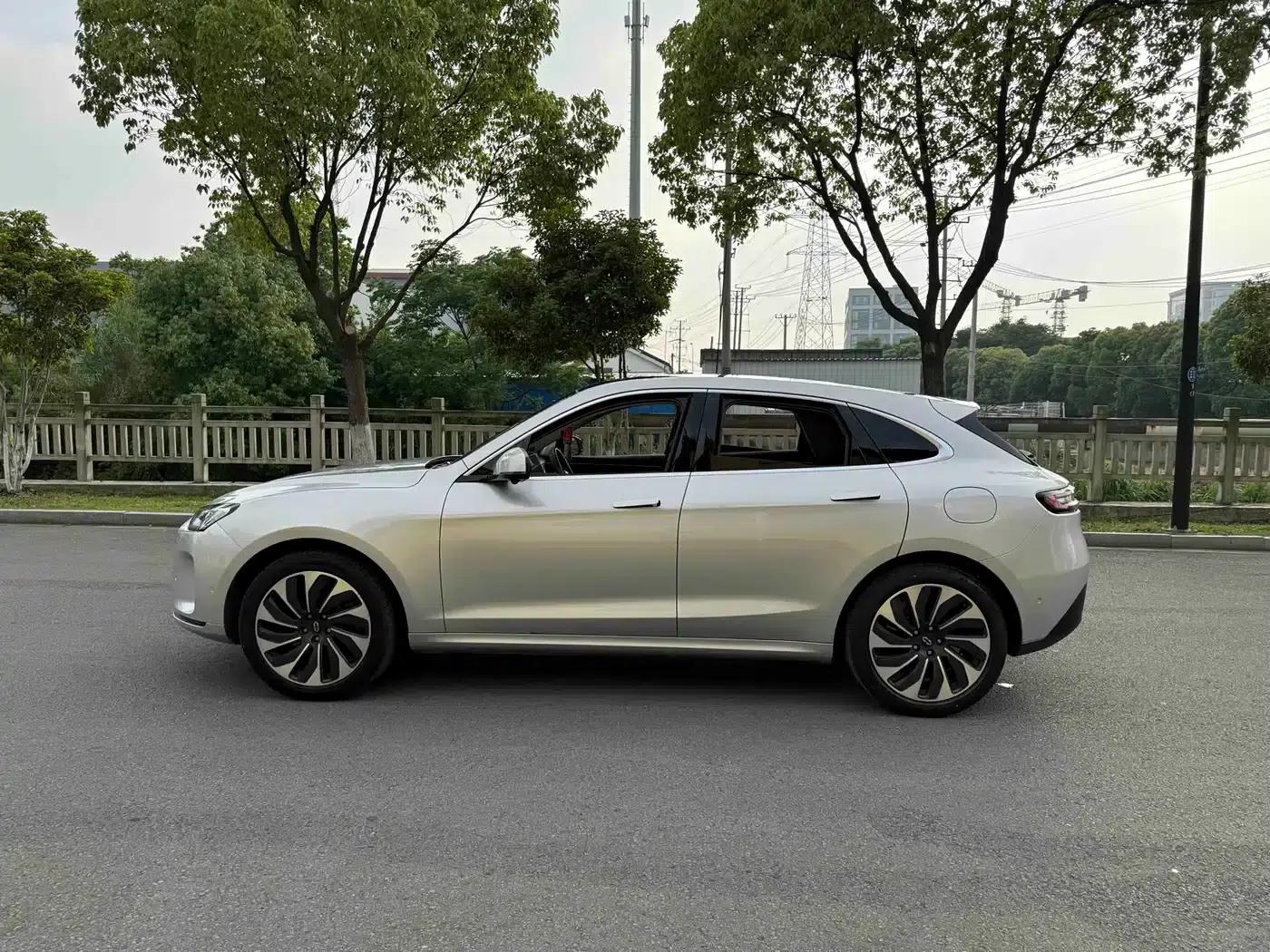 Wenjie M5 2022 Extended Range 4WD Flagship Edition — миниатюра 8