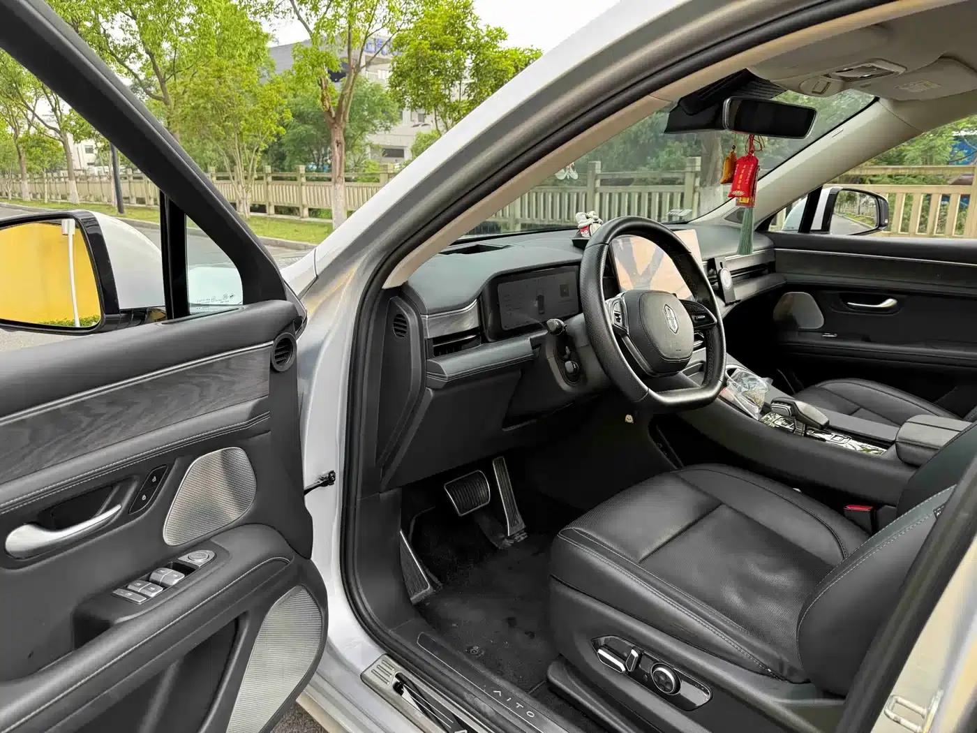 Wenjie M5 2022 Extended Range 4WD Flagship Edition — миниатюра 10