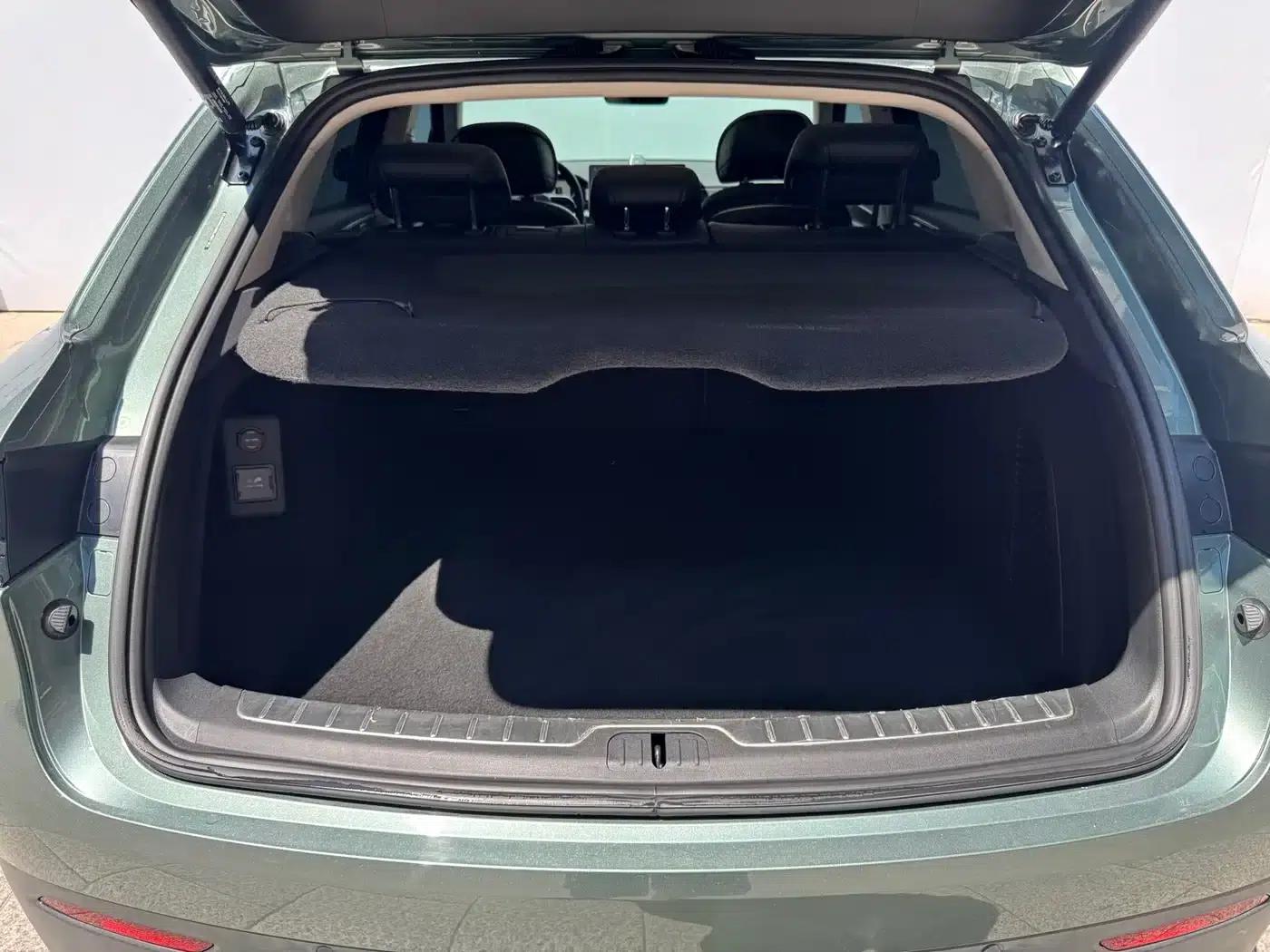 Wenjie M5 2022 Extended Range 4WD Ultimate Edition — миниатюра 14