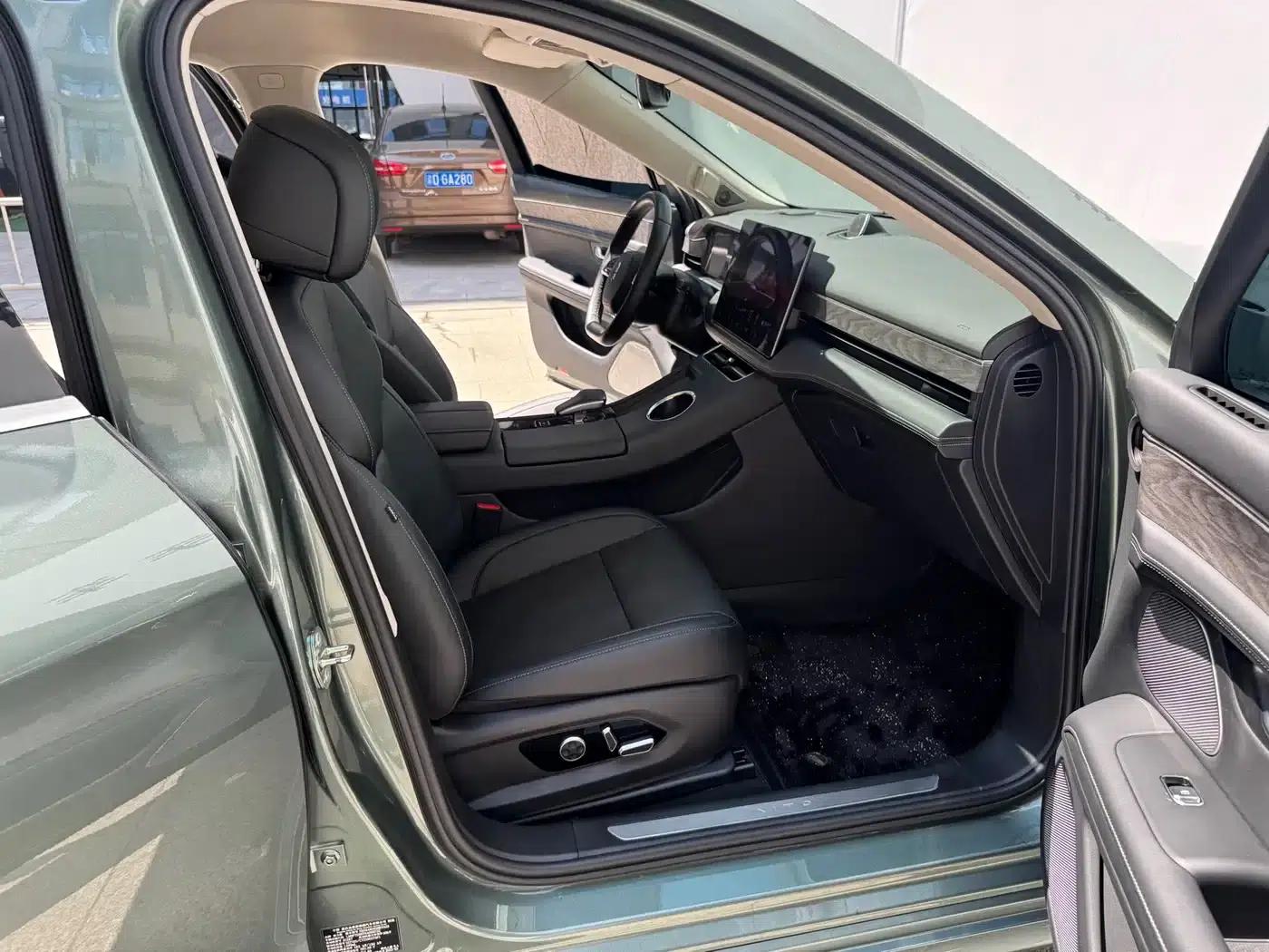 Wenjie M5 2022 Extended Range 4WD Ultimate Edition — миниатюра 8