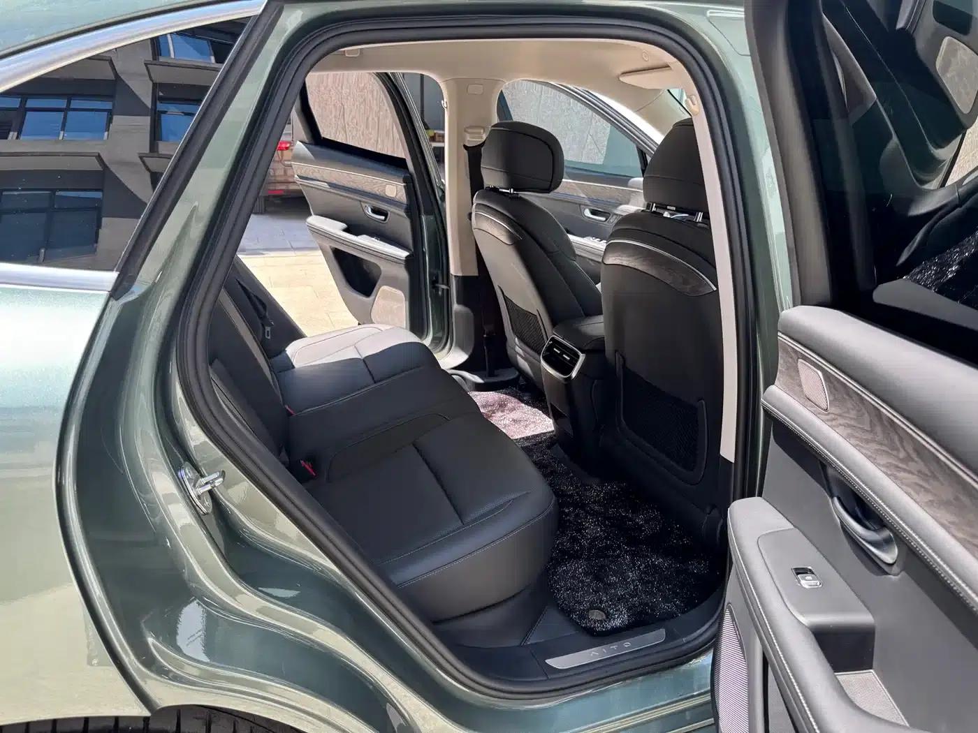 Wenjie M5 2022 Extended Range 4WD Ultimate Edition — миниатюра 9