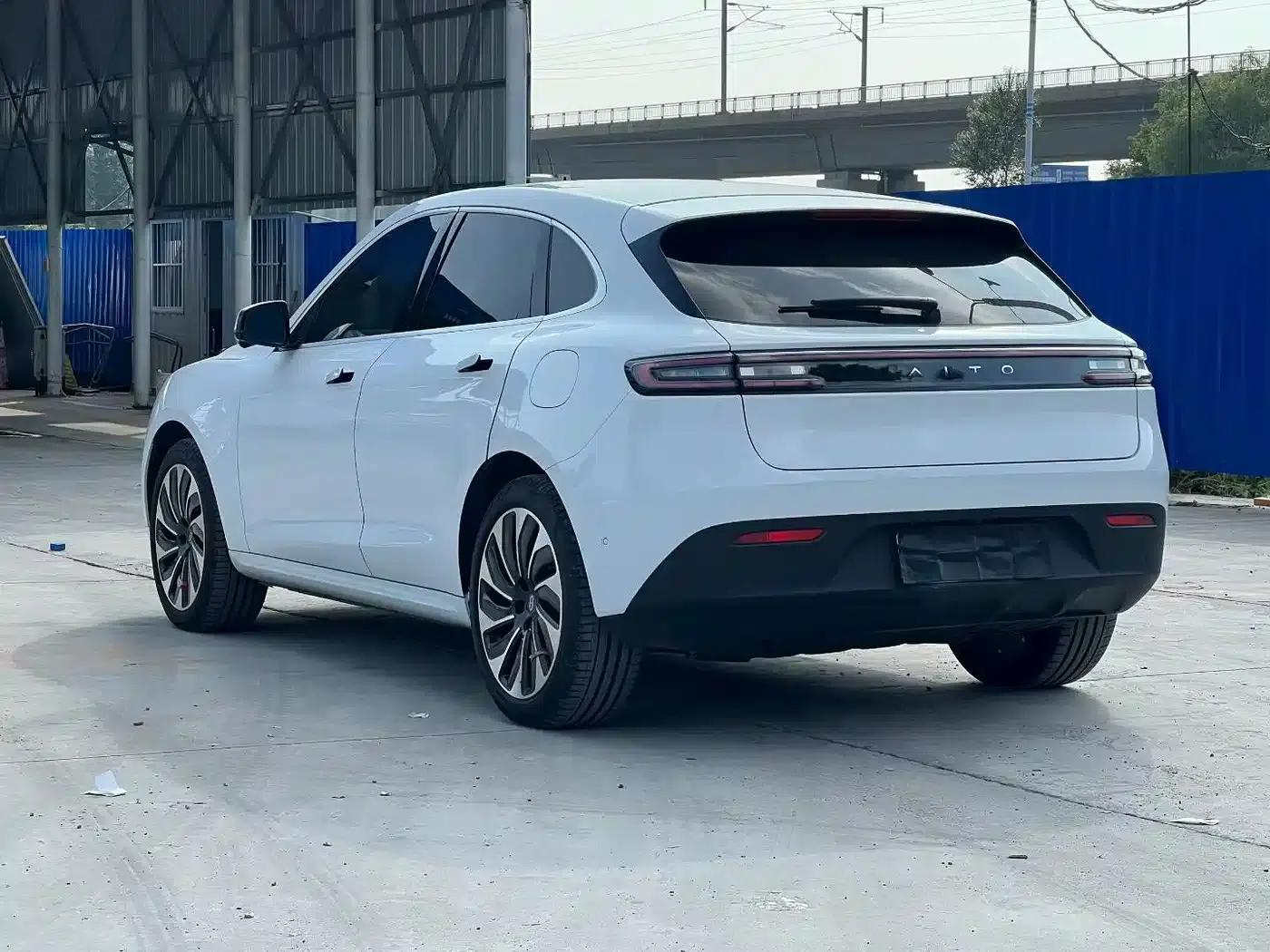 Wenjie M5 2022 Extended Range 4WD Ultimate Edition — миниатюра 9