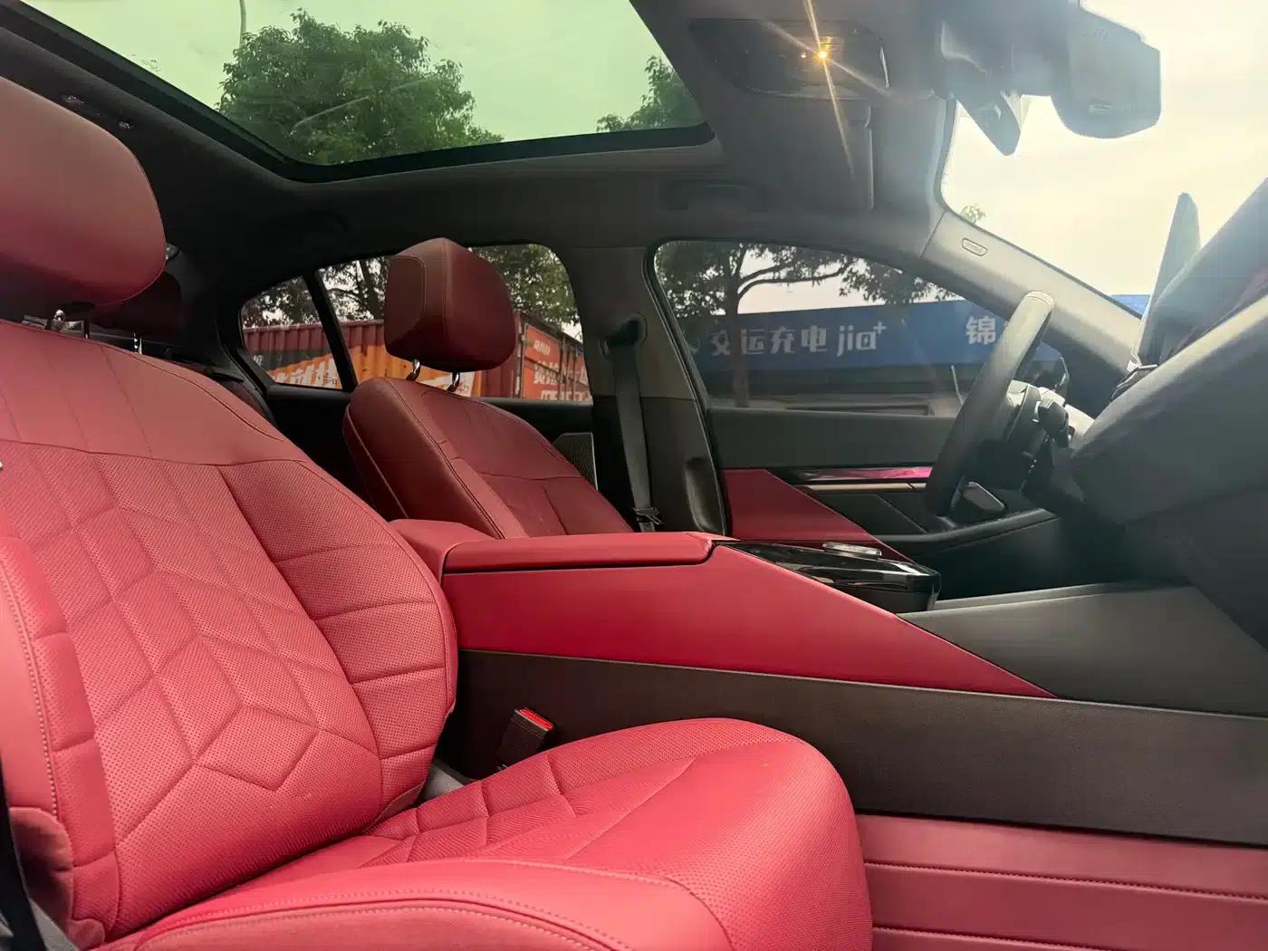2024 BMW 5 Series 530Li Leading Luxury Package — миниатюра 12
