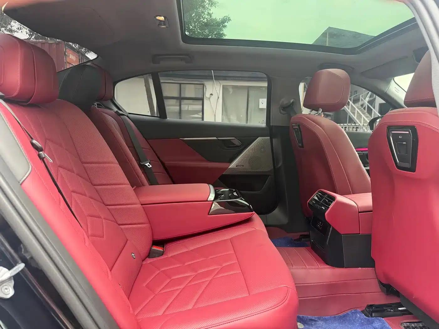 2024 BMW 5 Series 530Li Leading Luxury Package — миниатюра 15