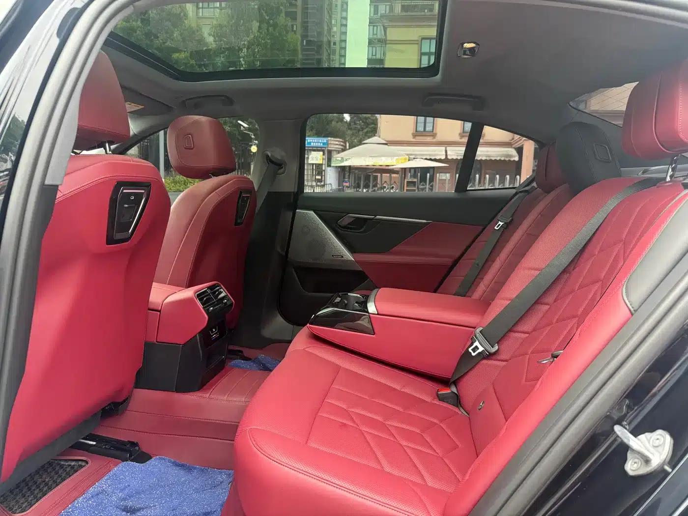 2024 BMW 5 Series 530Li Leading Luxury Package — миниатюра 16