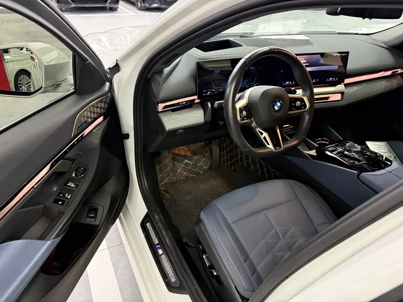 2025 BMW 5 Series 530Li Luxury M Sport Package — миниатюра 5