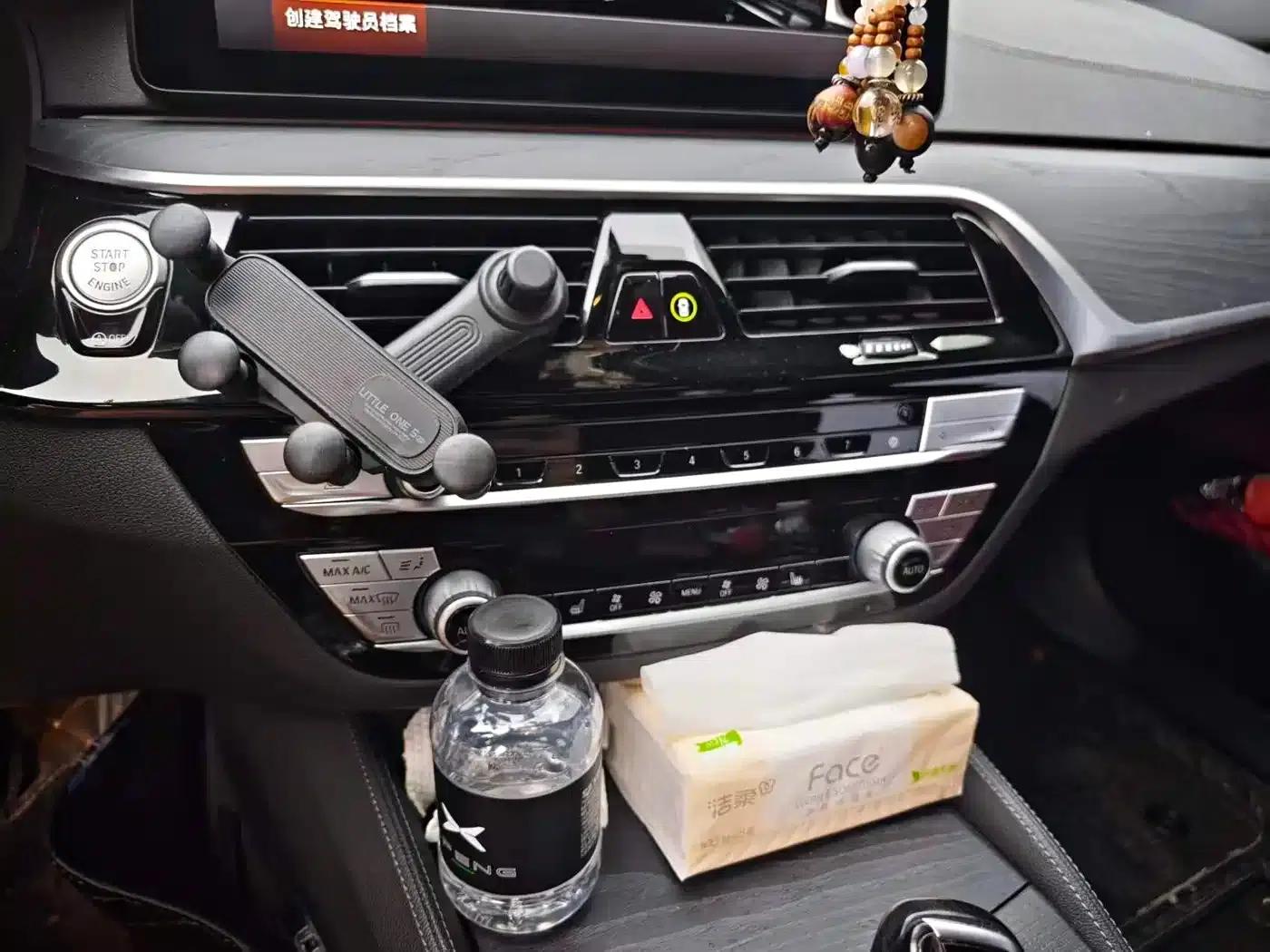 2022 BMW 5 Series 530Li Leading Edition M Sport Package — миниатюра 7