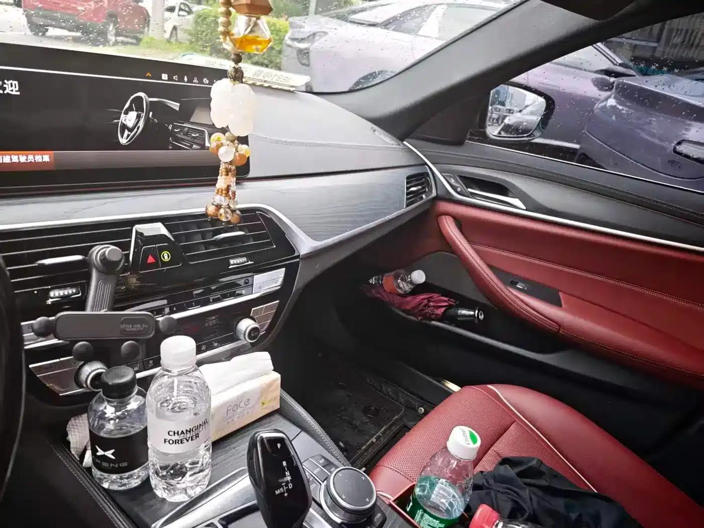 2022 BMW 5 Series 530Li Leading Edition M Sport Package — миниатюра 8