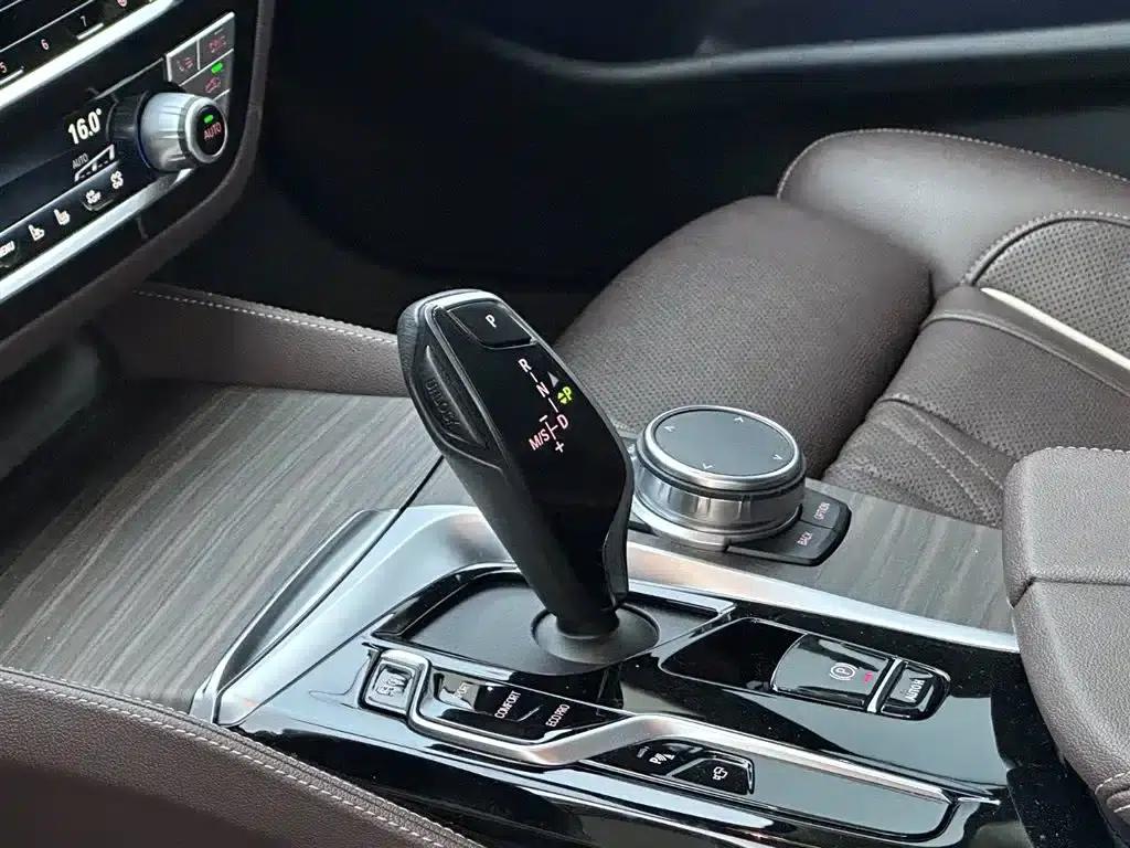 BMW 5 Series 2023 530Li Luxury Package — миниатюра 11