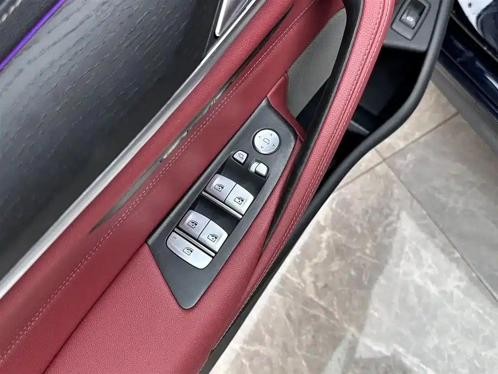 2023 BMW 5 Series 530Li Leading Edition M Sport Package — миниатюра 15