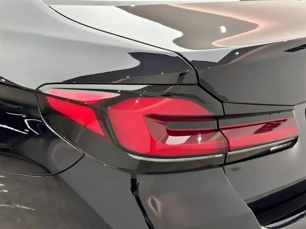 2023 BMW 5 Series 530Li Leading Edition M Sport Package — миниатюра 19
