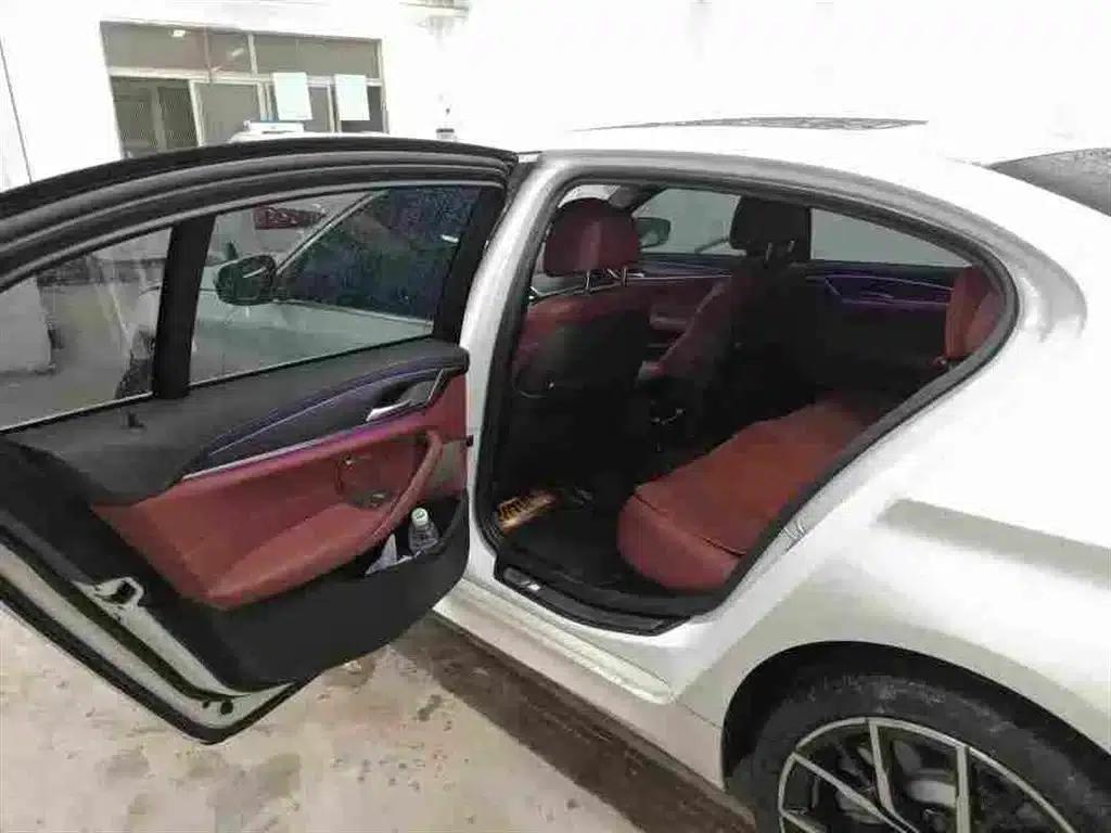 2021 BMW 5 Series 530Li Luxury M Sport Package — миниатюра 3