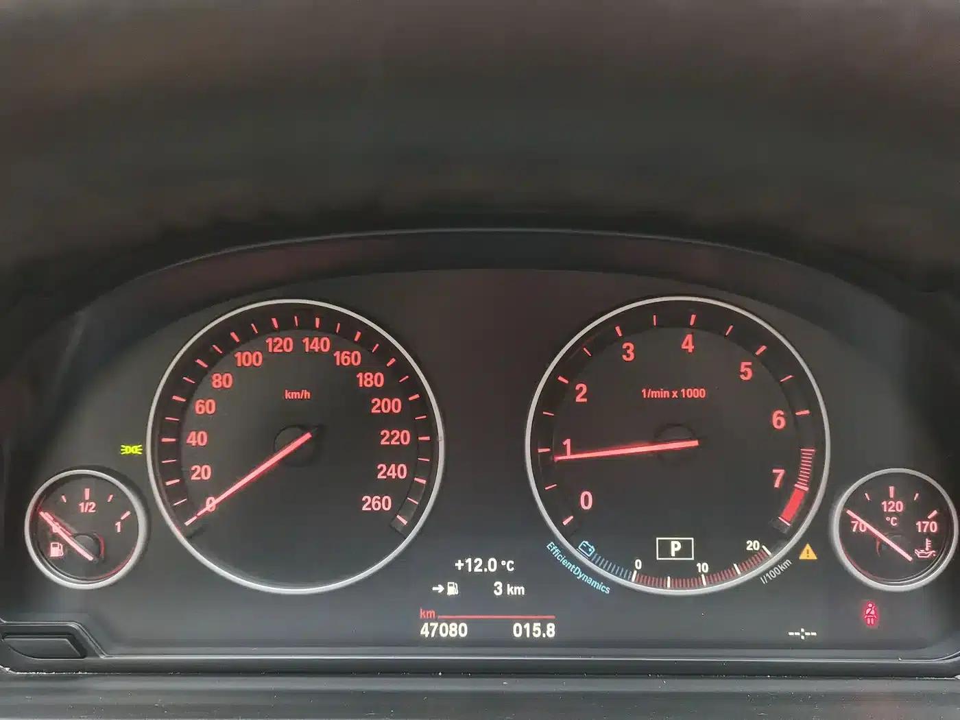 2014 BMW 5 Series 520Li Elegant Edition — миниатюра 17