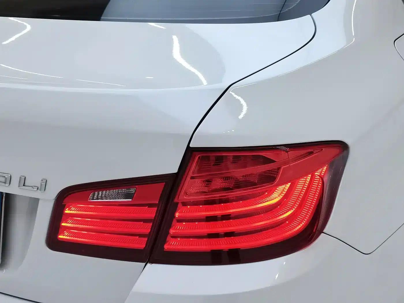 2014 BMW 5 Series 520Li Elegant Edition — миниатюра 10