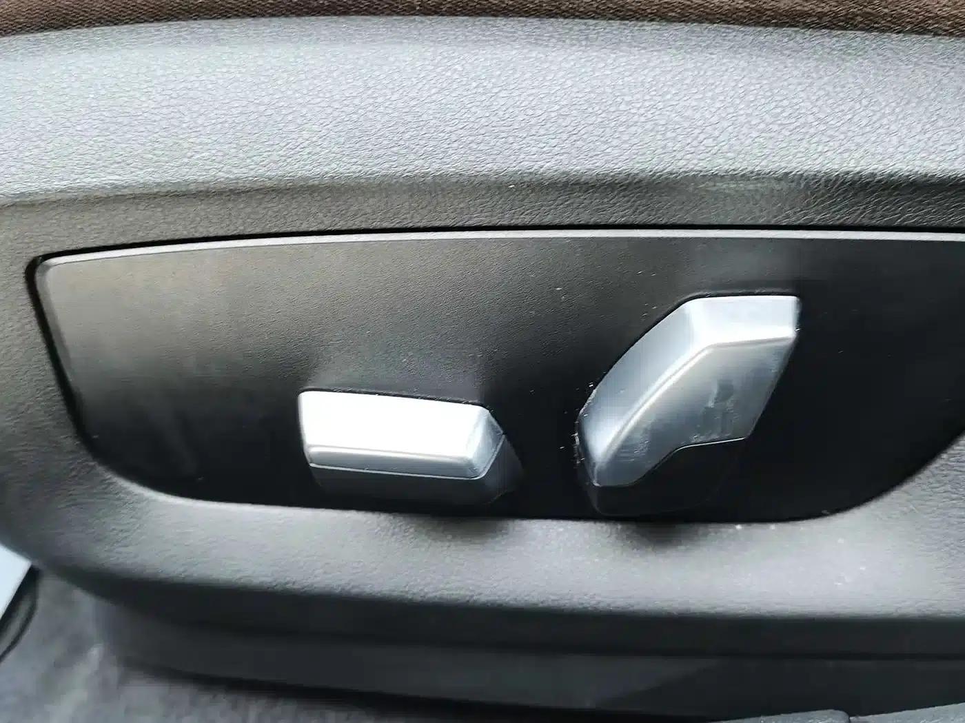 2021 BMW 5 Series 530Li xDrive Luxury Package — миниатюра 19