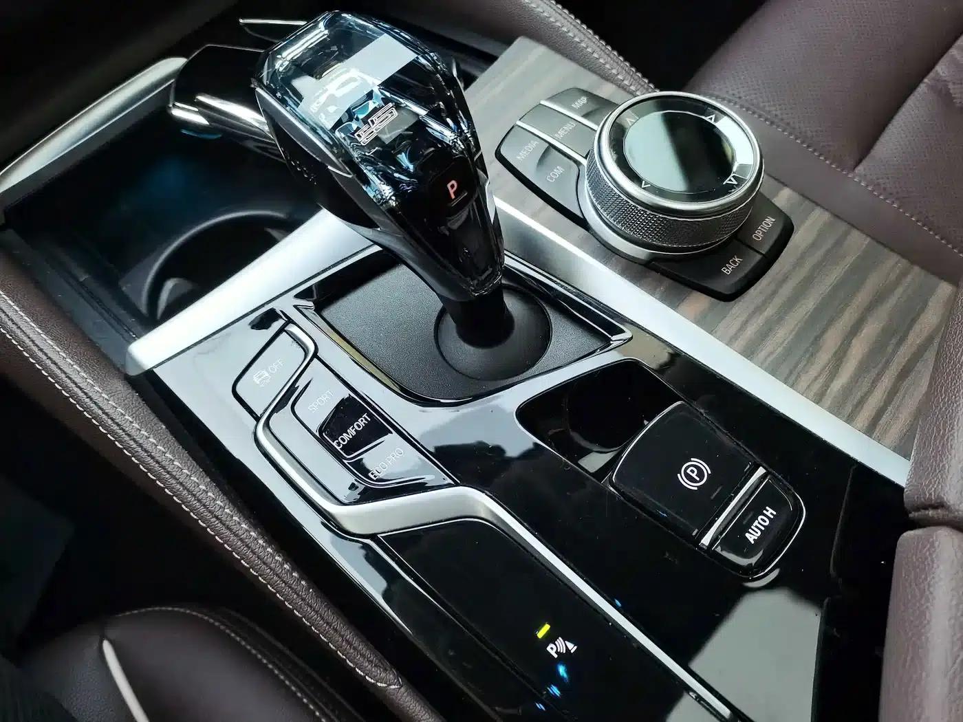 2021 BMW 5 Series 530Li xDrive Luxury Package — миниатюра 25