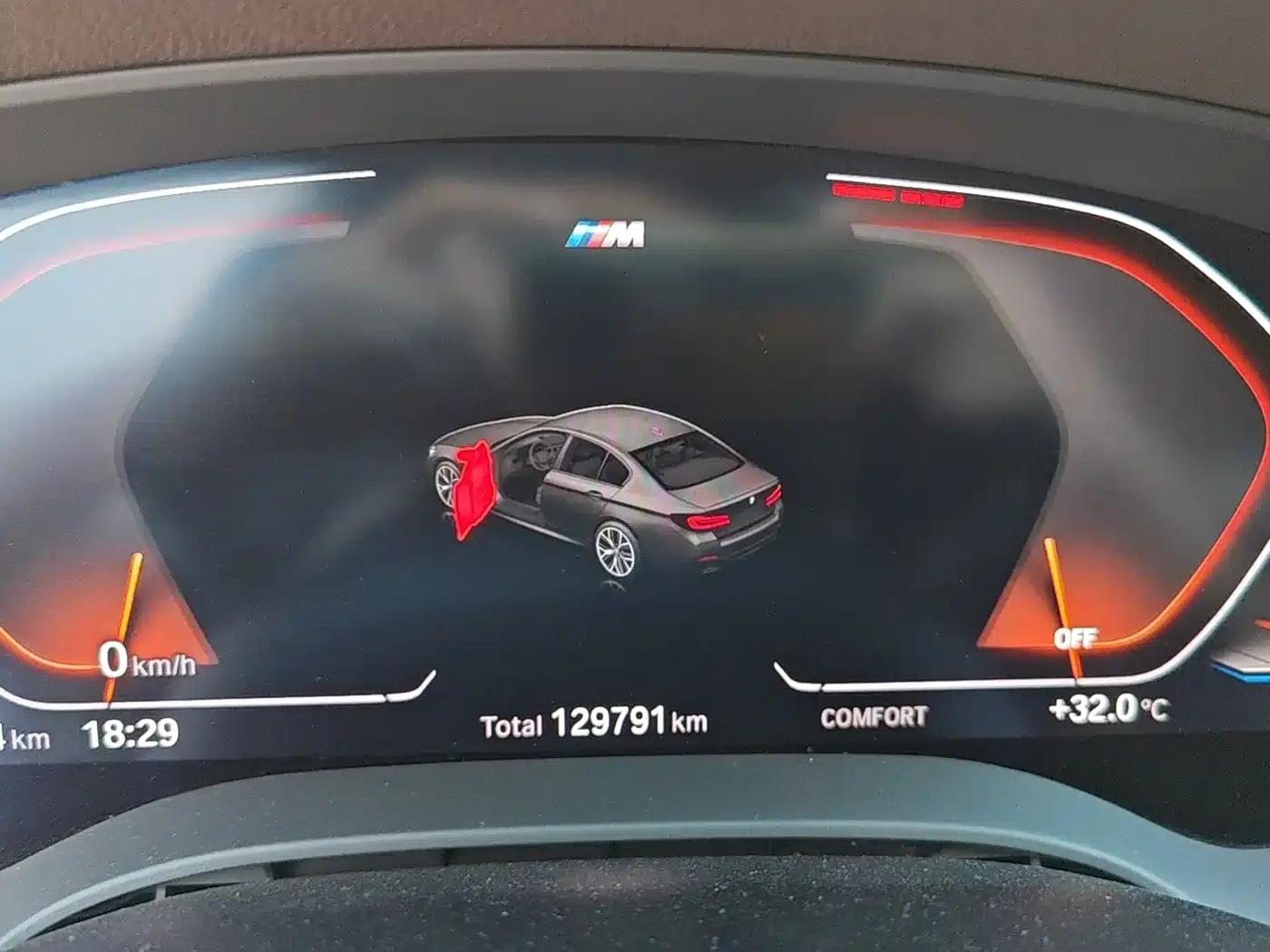2022 BMW 5 Series 530Li Luxury M Sport Package — миниатюра 7