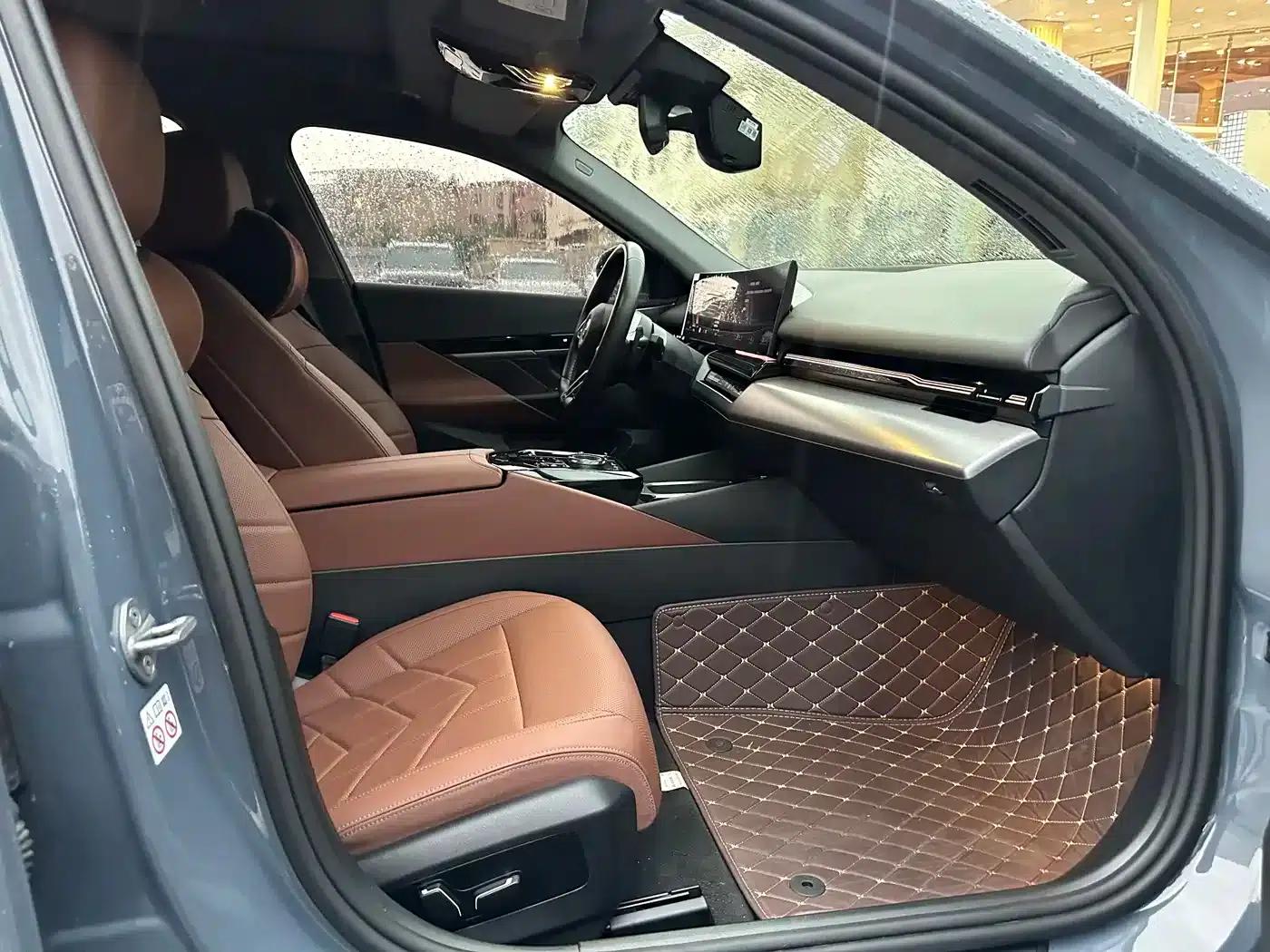 2024 BMW 5 Series 525Li M Sport Package — миниатюра 17