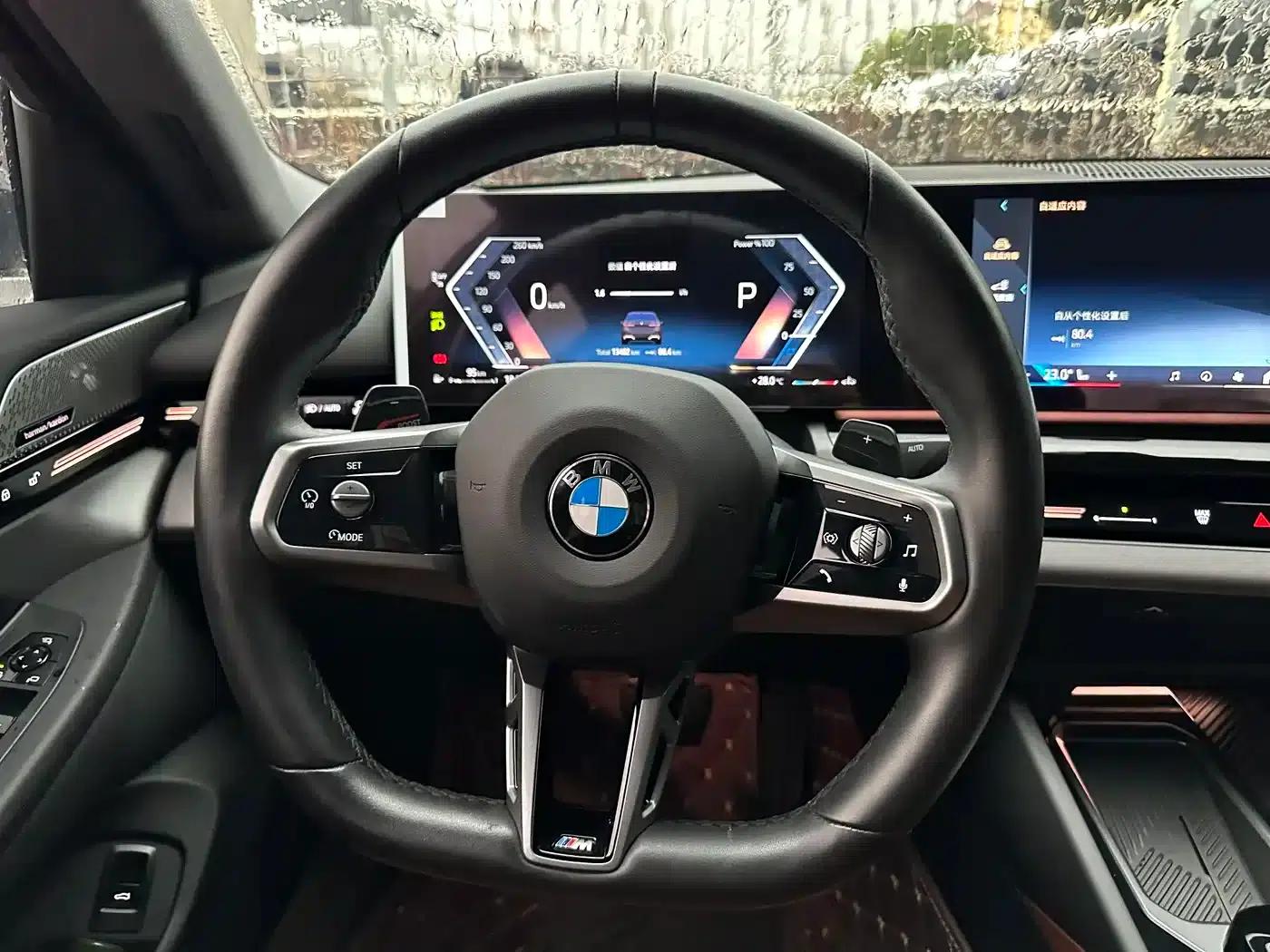 2024 BMW 5 Series 525Li M Sport Package — миниатюра 18