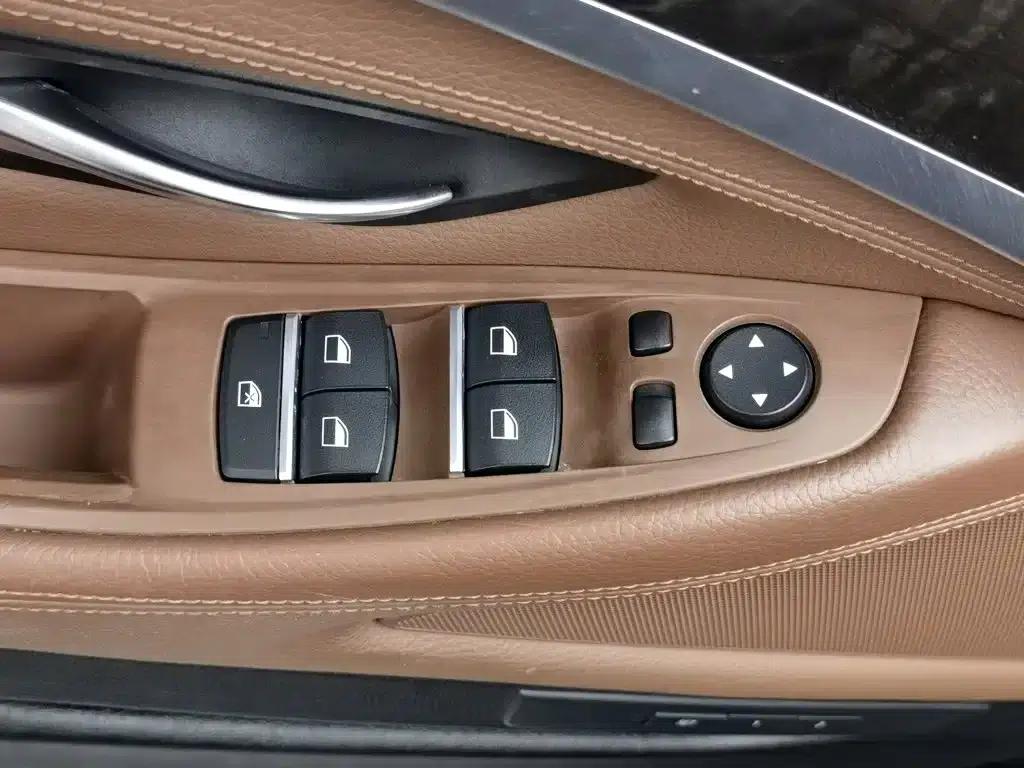 BMW 5 Series 2017 525Li Leading Edition — миниатюра 9