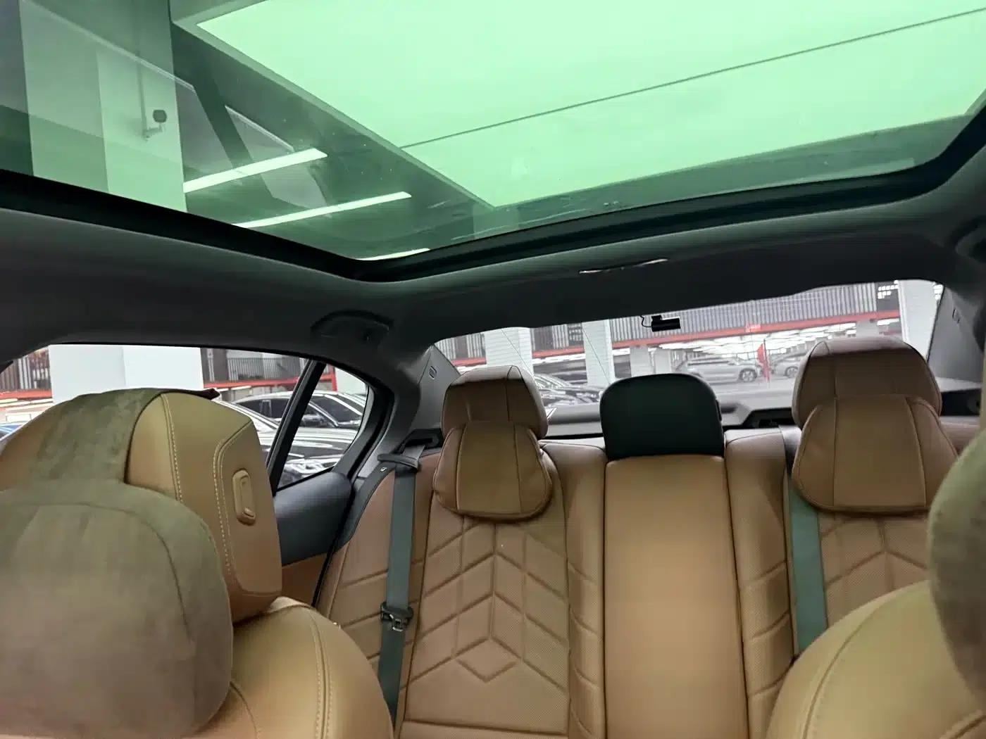 2026 BMW 5 Series 530Li Leading Edition M Sport Package — миниатюра 11