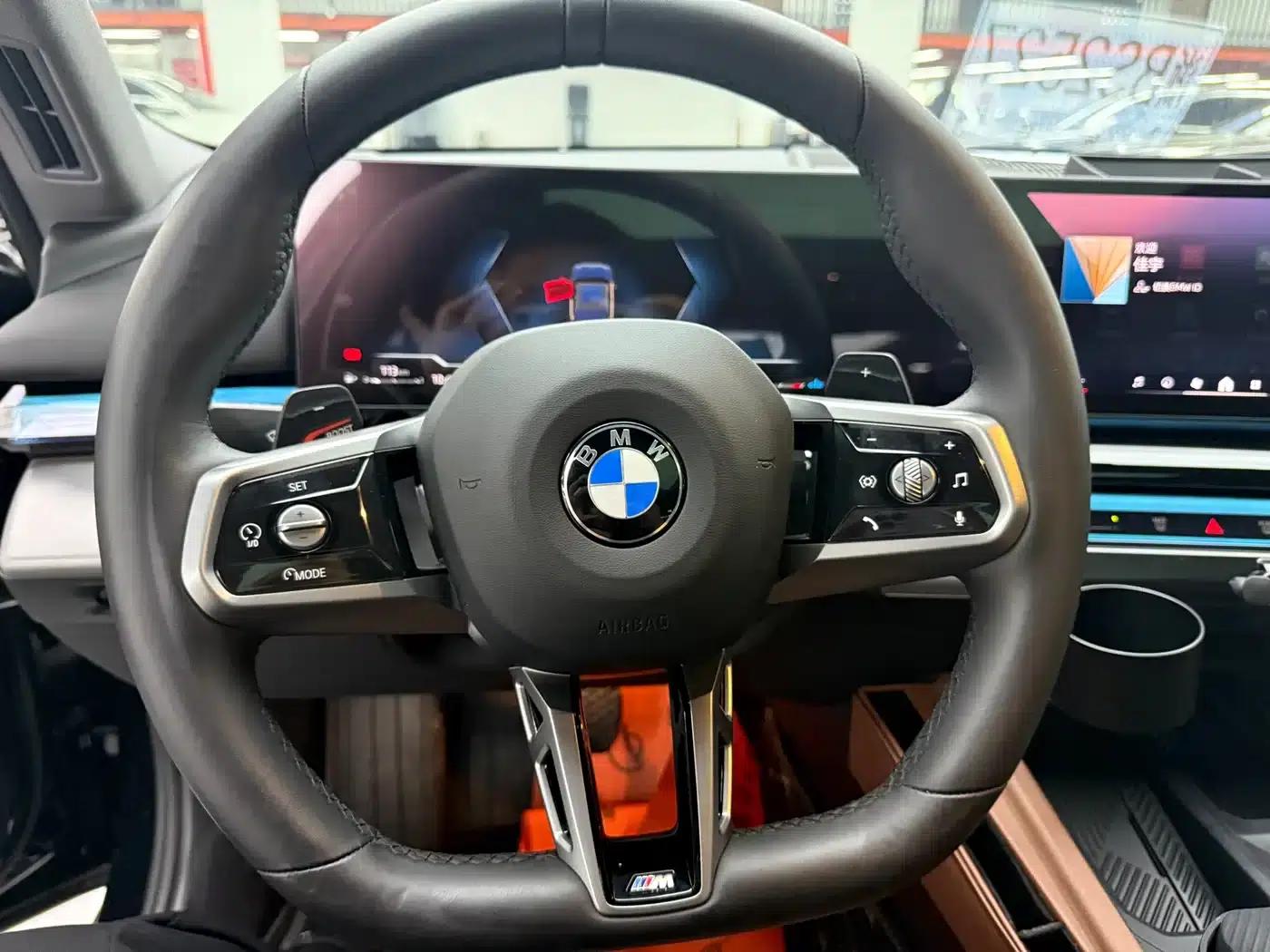2026 BMW 5 Series 530Li Leading Edition M Sport Package — миниатюра 7