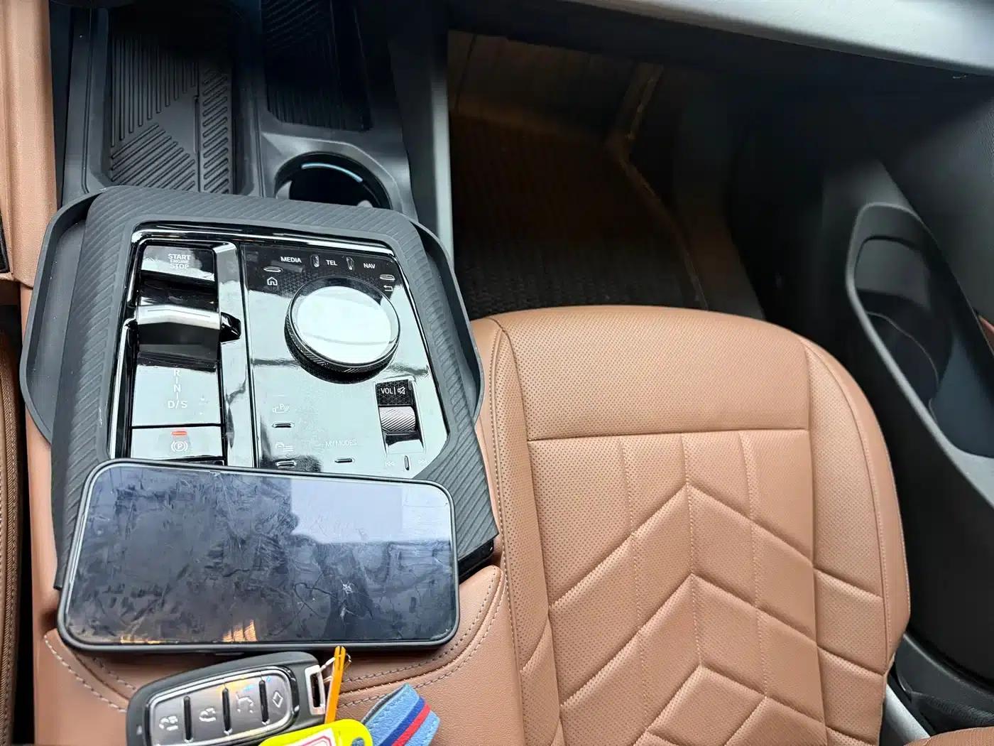 2026 BMW 5 Series 530Li Leading Edition M Sport Package — миниатюра 9
