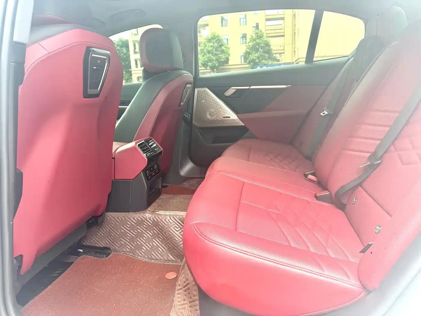 2025 BMW 5 Series 530Li Luxury M Sport Package — миниатюра 5