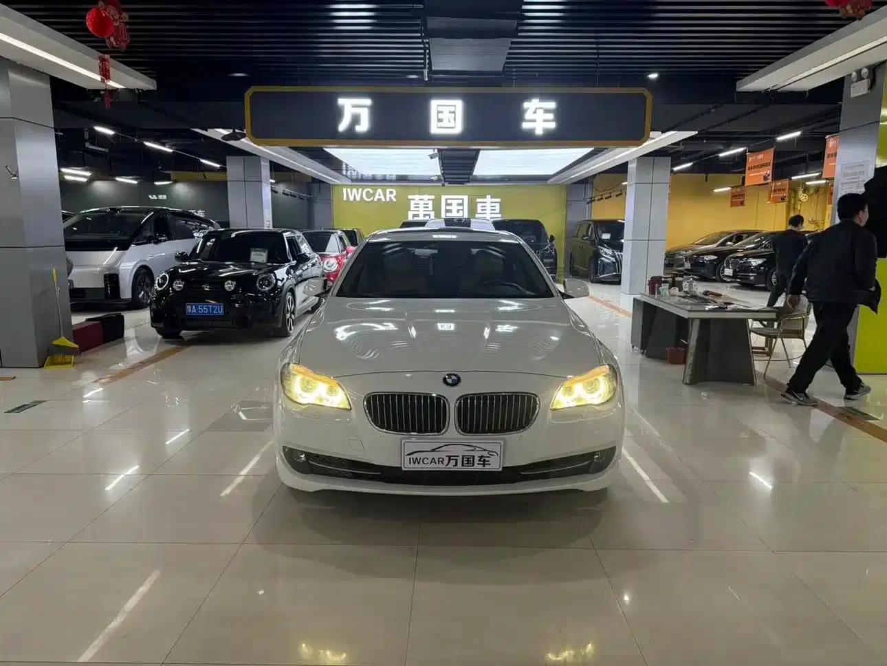 BMW 5 Series 2012 523Li Leading Edition — миниатюра 2