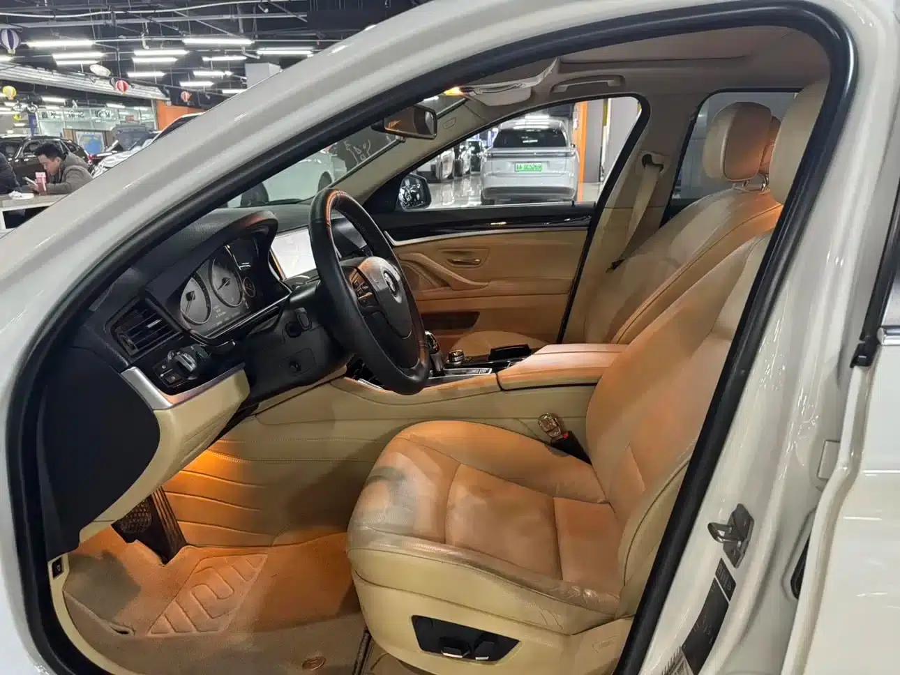BMW 5 Series 2012 523Li Leading Edition — миниатюра 5