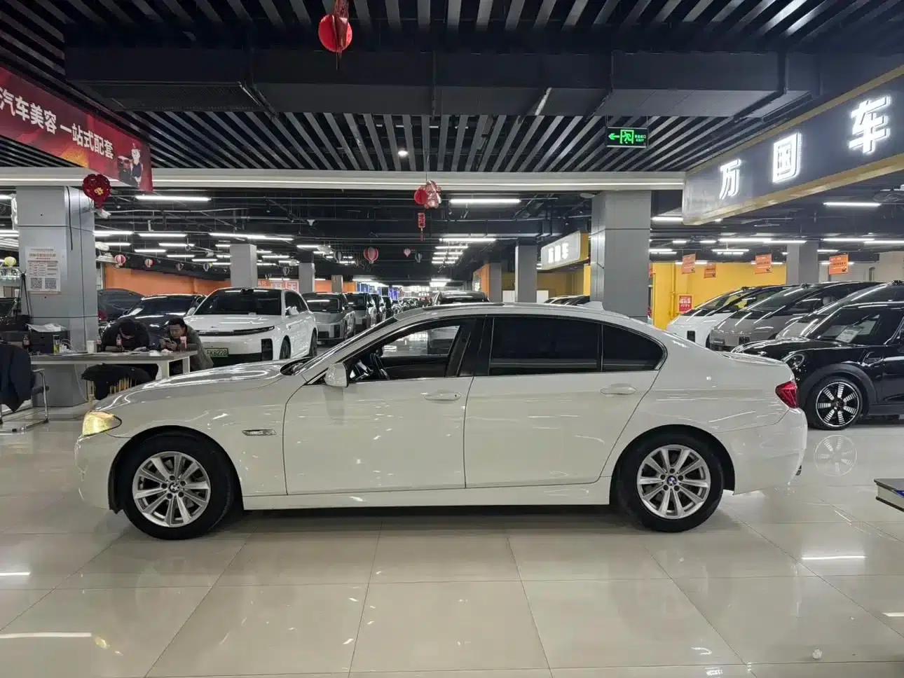BMW 5 Series 2012 523Li Leading Edition — миниатюра 8