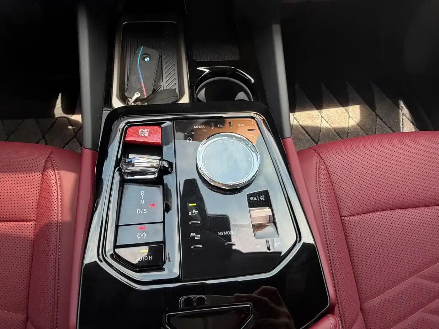2024 BMW 5 Series 530Li Luxury M Sport Package — миниатюра 9