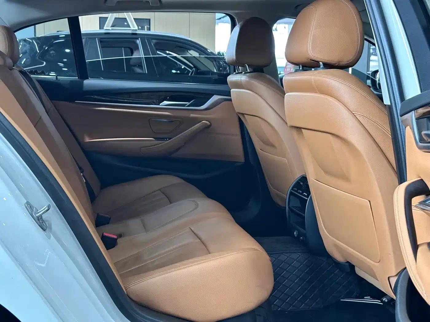 BMW 5 Series 2018 528Li Launch Special Edition — миниатюра 12