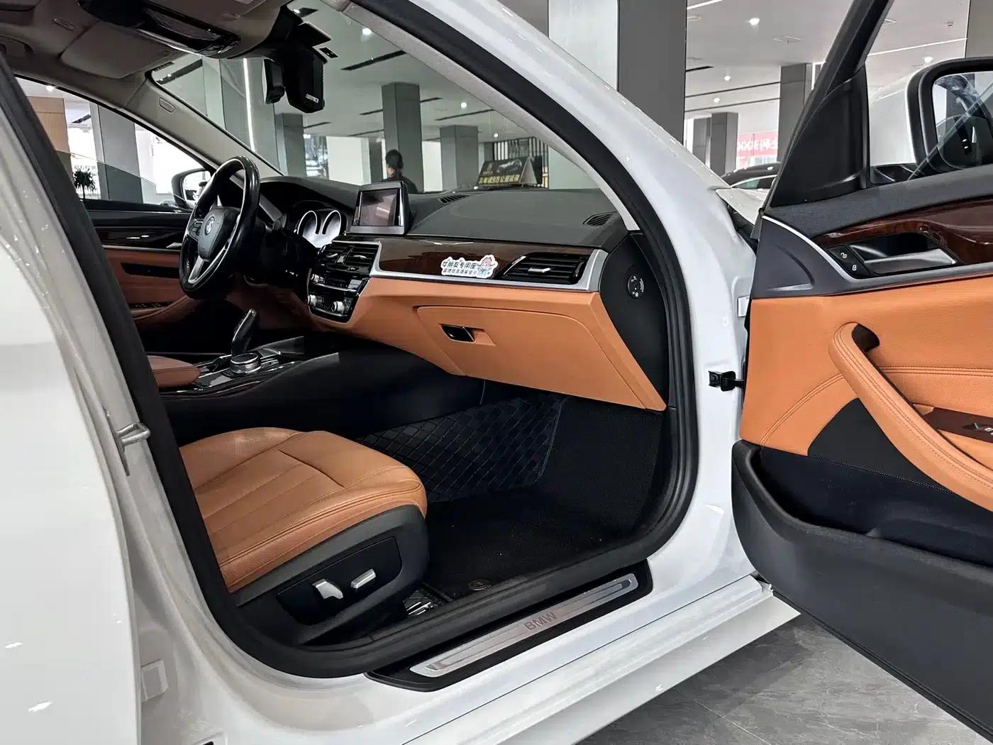 BMW 5 Series 2018 528Li Launch Special Edition — миниатюра 5