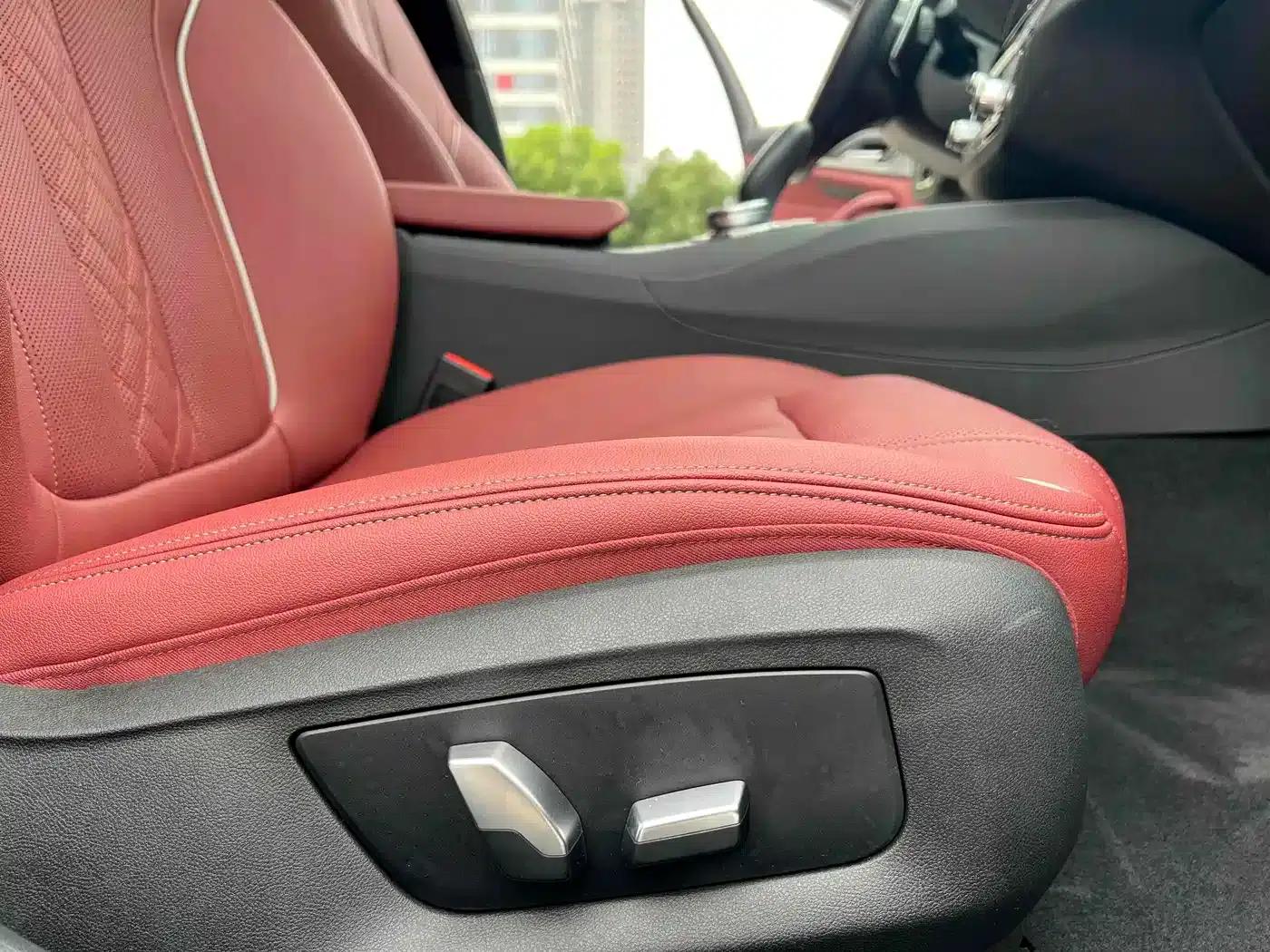 2023 BMW 5 Series 530Li Leading Edition M Sport Package — миниатюра 10