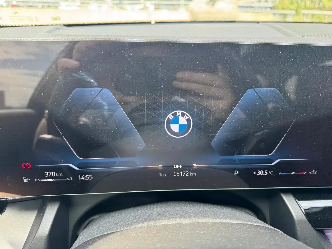 2025 BMW 5 Series 525Li M Sport Package — миниатюра 3