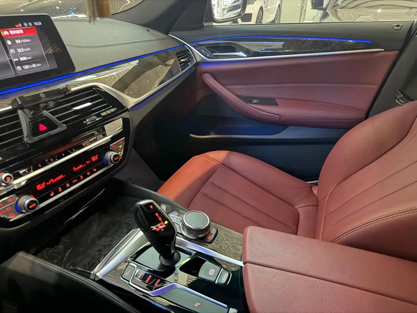 2018 BMW 5 Series Facelift 530Li Leading Edition M Sport Package — миниатюра 6