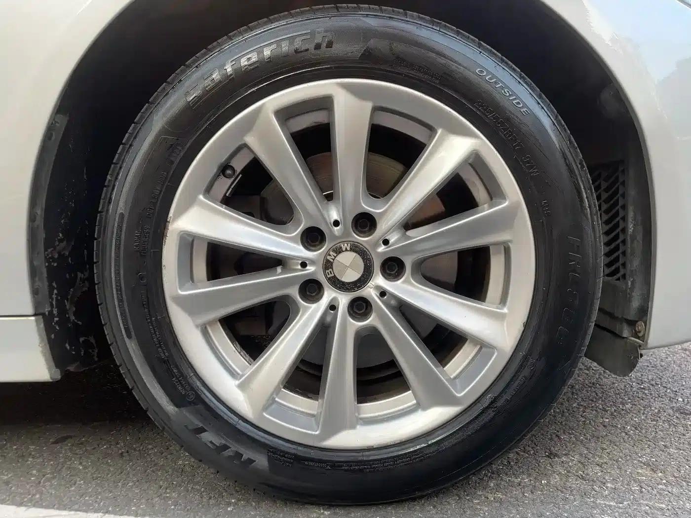 BMW 5 Series 2013 525Li Leading Edition — миниатюра 18