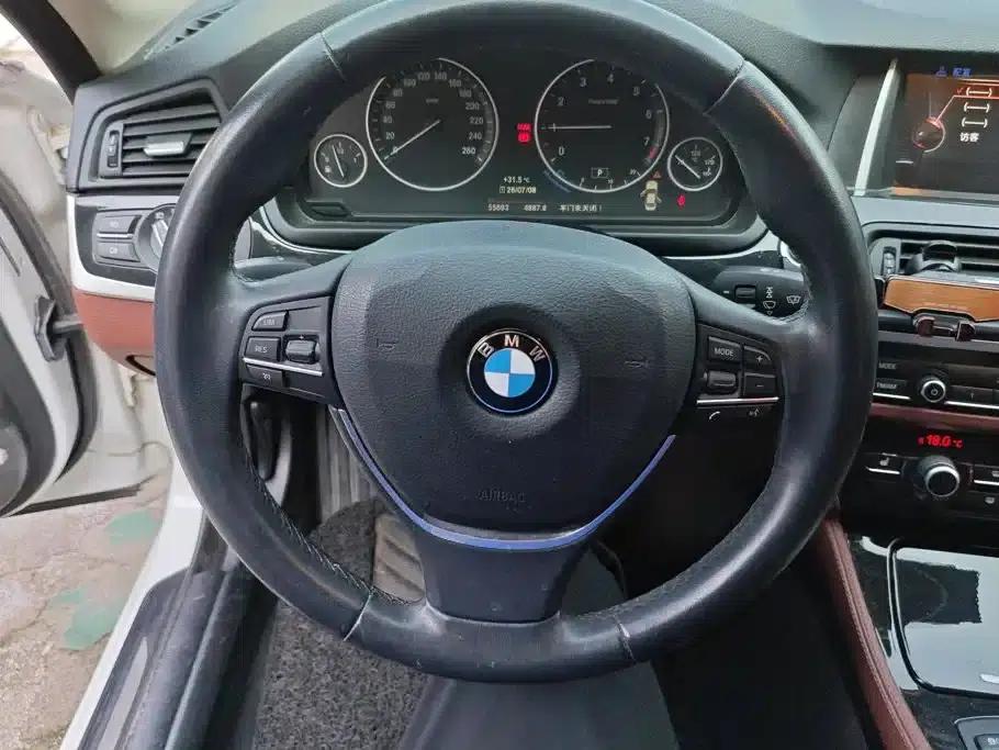 BMW 5 Series 2017 520Li Elegant Edition — миниатюра 15