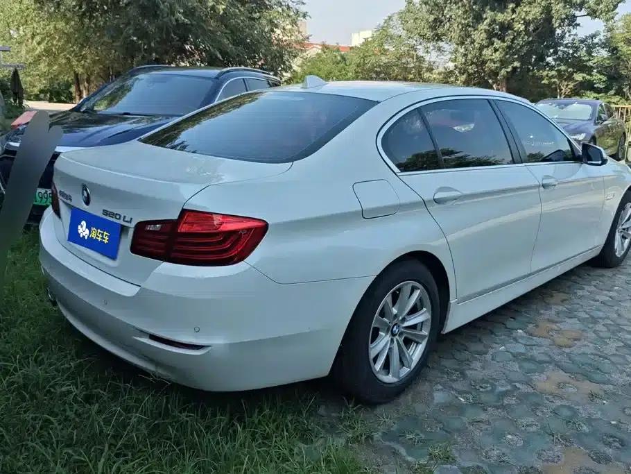 BMW 5 Series 2017 520Li Elegant Edition — миниатюра 3